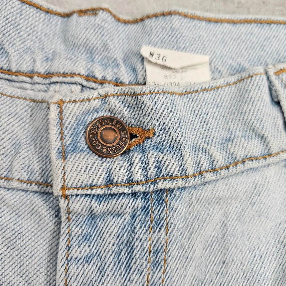 Vintage Levis 550 Relaxed Fit Denim Shorts Light Wash Mens 36 Made in USA 90s